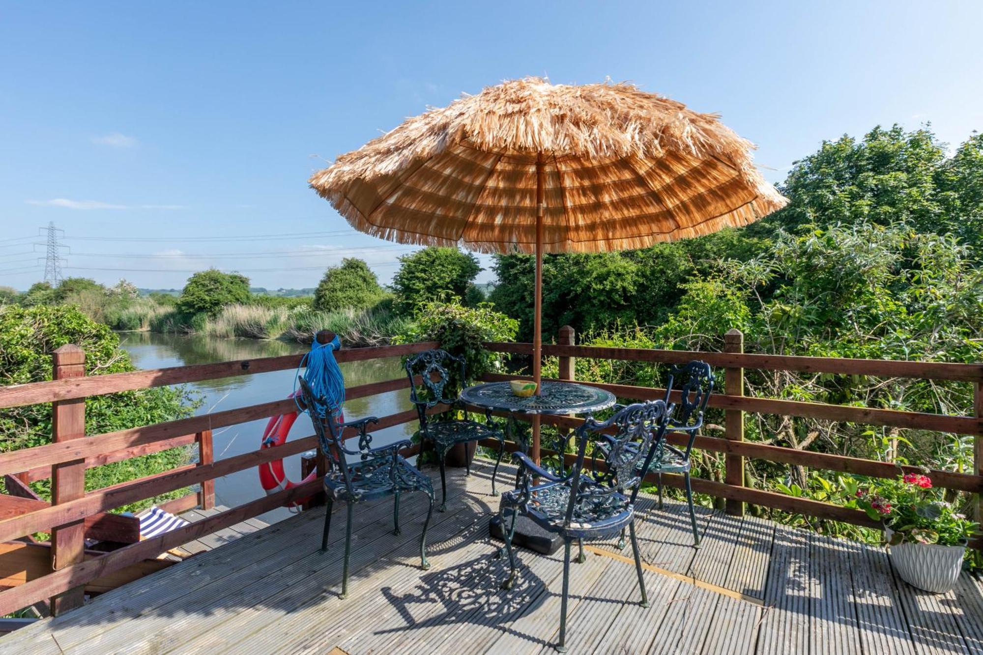 הוילה Riverside Escape Iden Rye מראה חיצוני תמונה